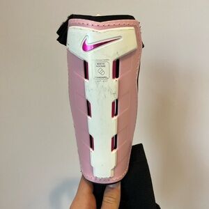 Nike Girls Soccer Shin Guards